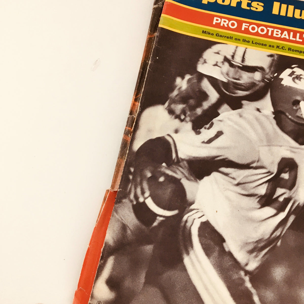 Cover image of Sports Illustrated Magazine August 10, 1970 showcasing Mike Garrett, highlighting his football prowess.