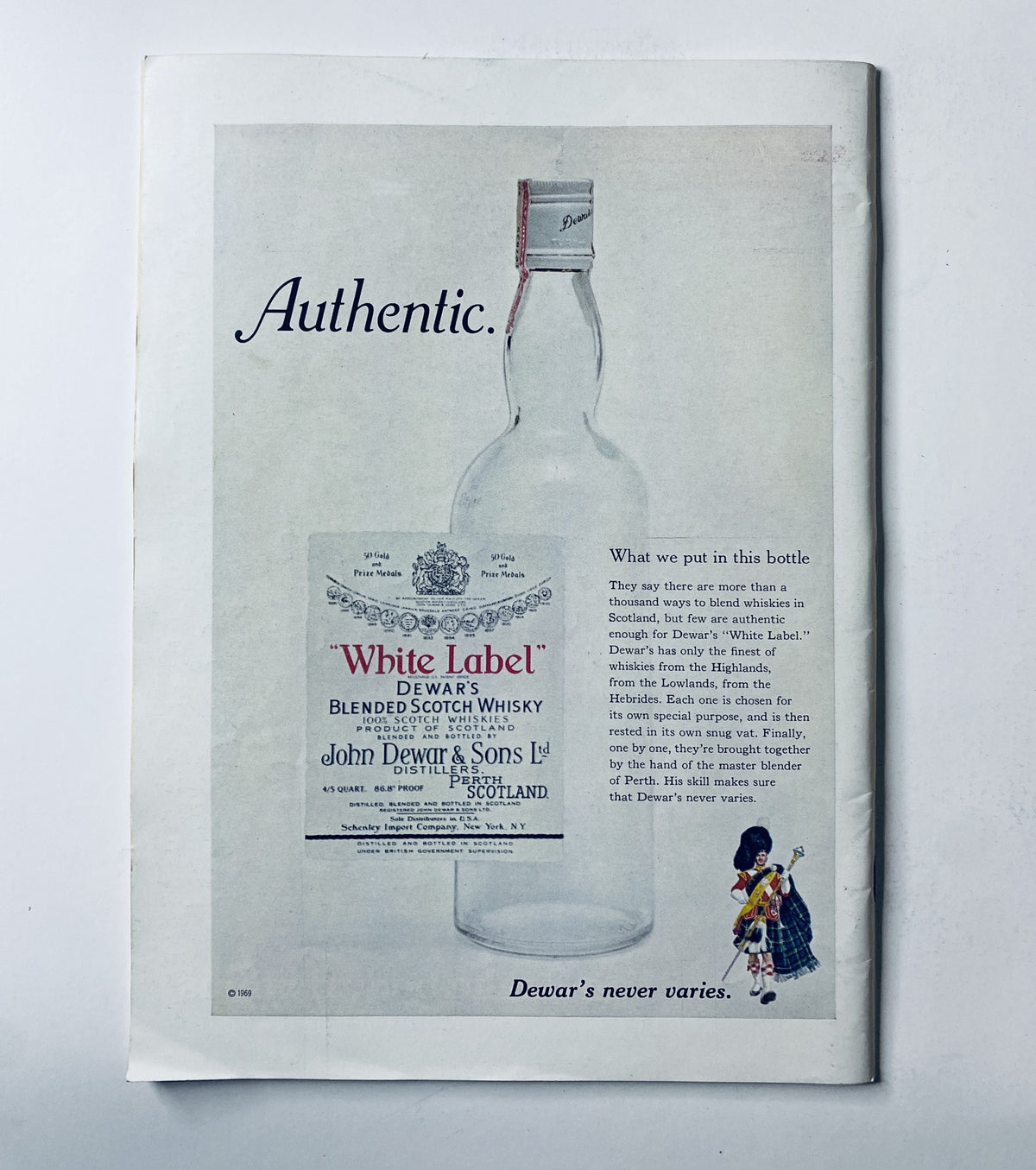 Back cover of The New Yorker Magazine August 19, 1972, showcasing an advertisement for Dewar's White Label Blended Scotch Whisky with a classic bottle design.