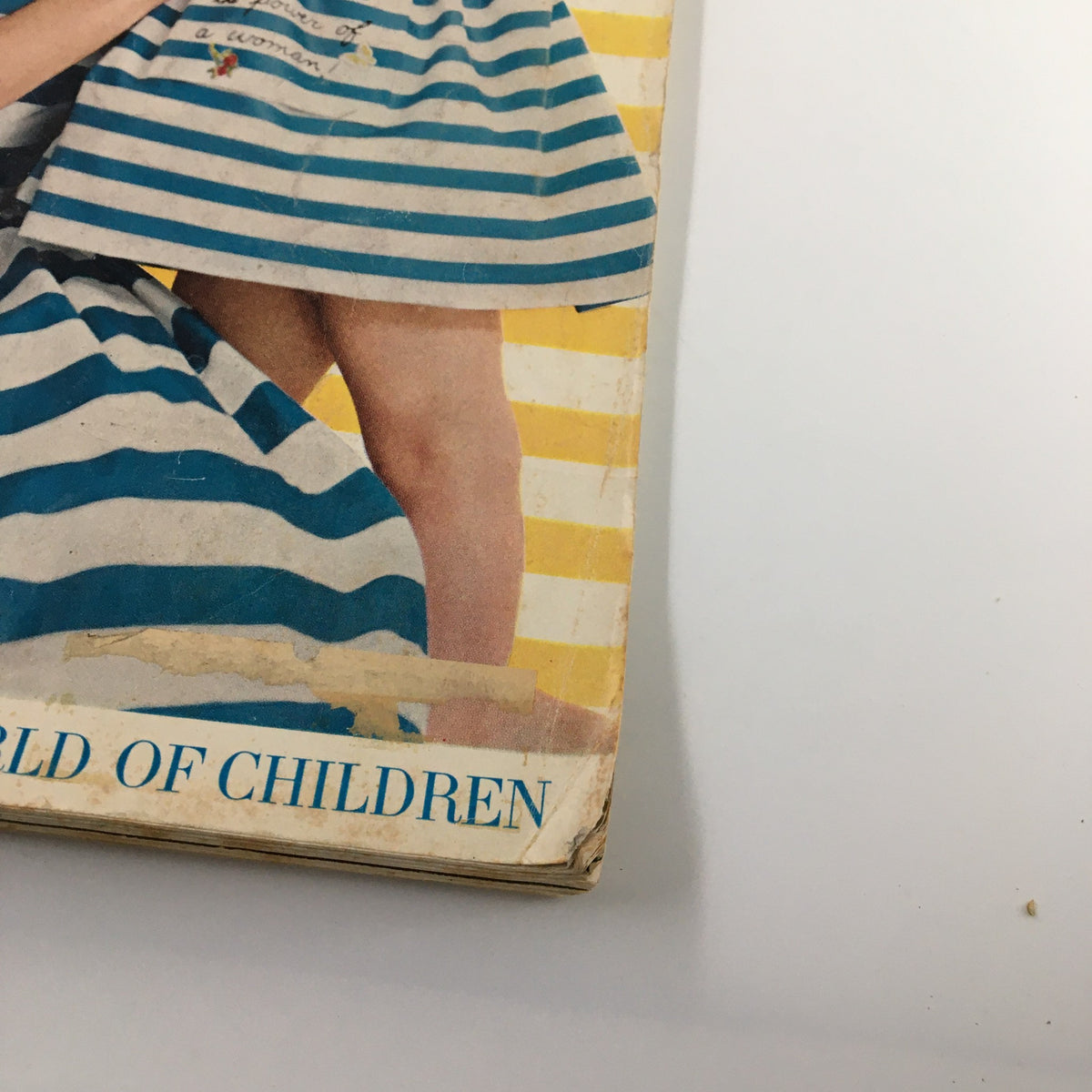 Close-up of the Ladies' Home Journal Magazine June 1960 cover, highlighting a mother and daughter in matching striped outfits, representing 1960s fashion.