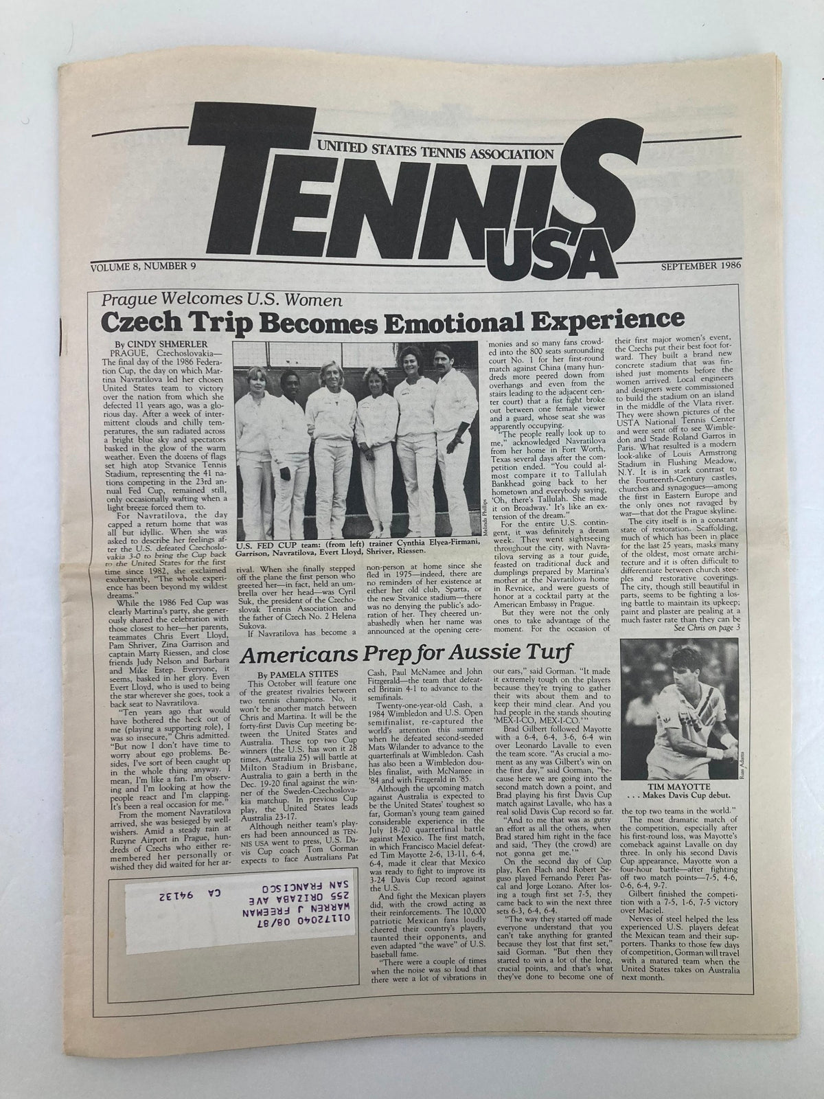Vintage Tennis USA Magazine September 1986, Volume 8, Issue #9 featuring articles on U.S. women's tennis and a photograph of the U.S. Fed Cup team.