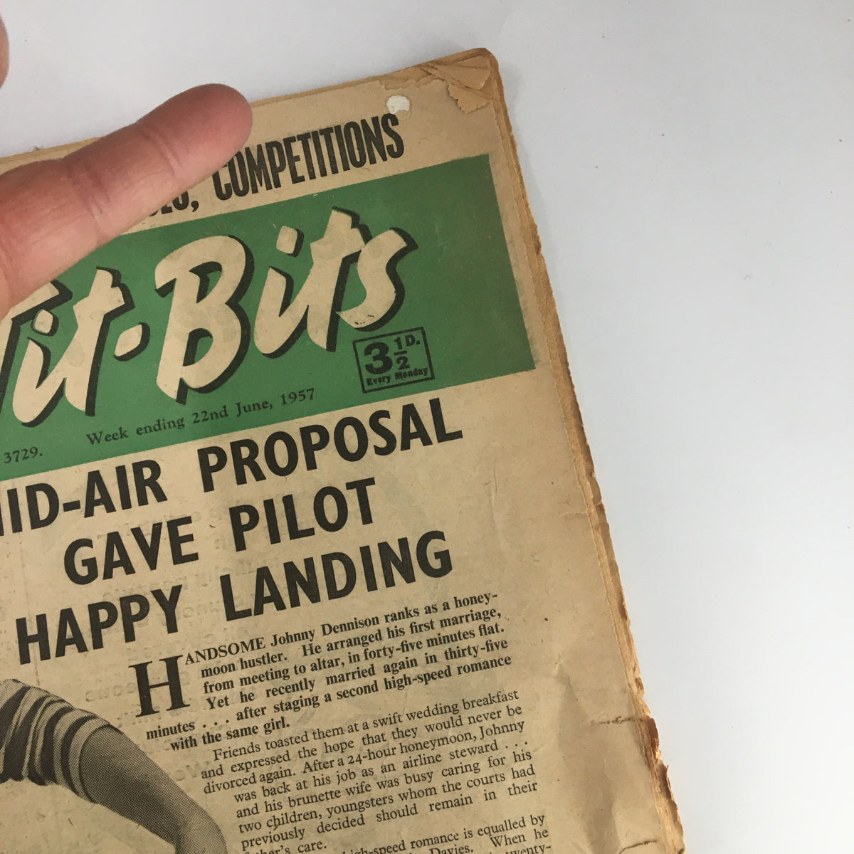 Close-up of the VTG Tit-Bits Magazine June 22 1957 cover, emphasizing the headline 'MID-AIR PROPOSAL GAVE PILOT HAPPY LANDING' alongside Margaret Rowe's image.
