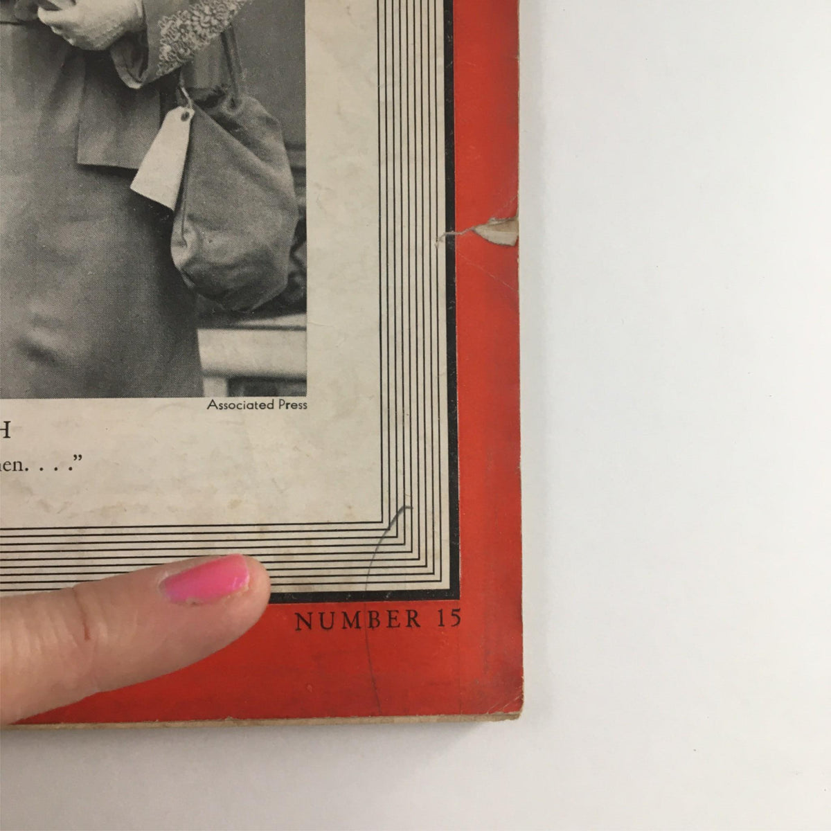 Time Magazine October 9 1939 Vol 34 #15 Photograph of Queen Elizabeth