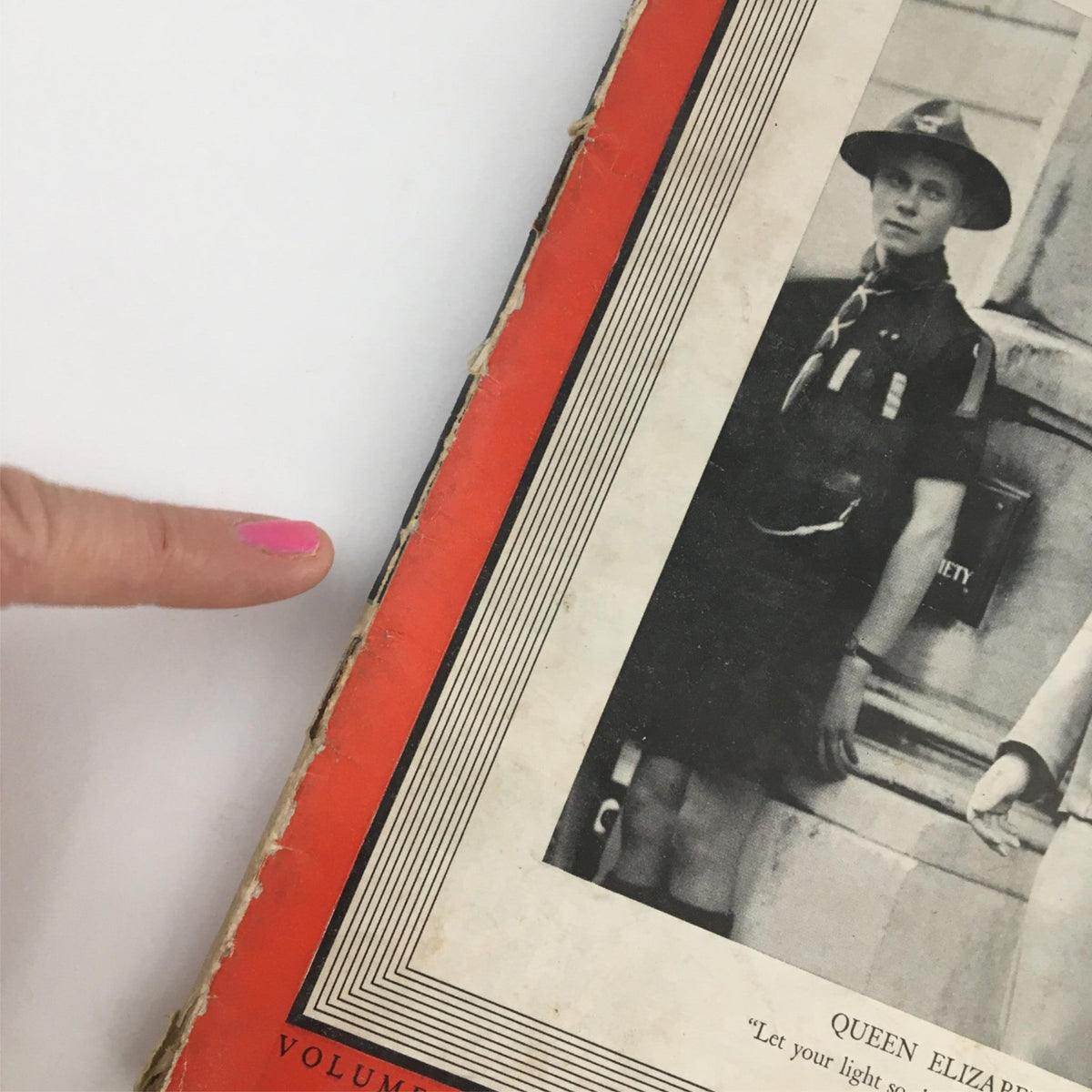 Time Magazine October 9 1939 Vol 34 #15 Photograph of Queen Elizabeth