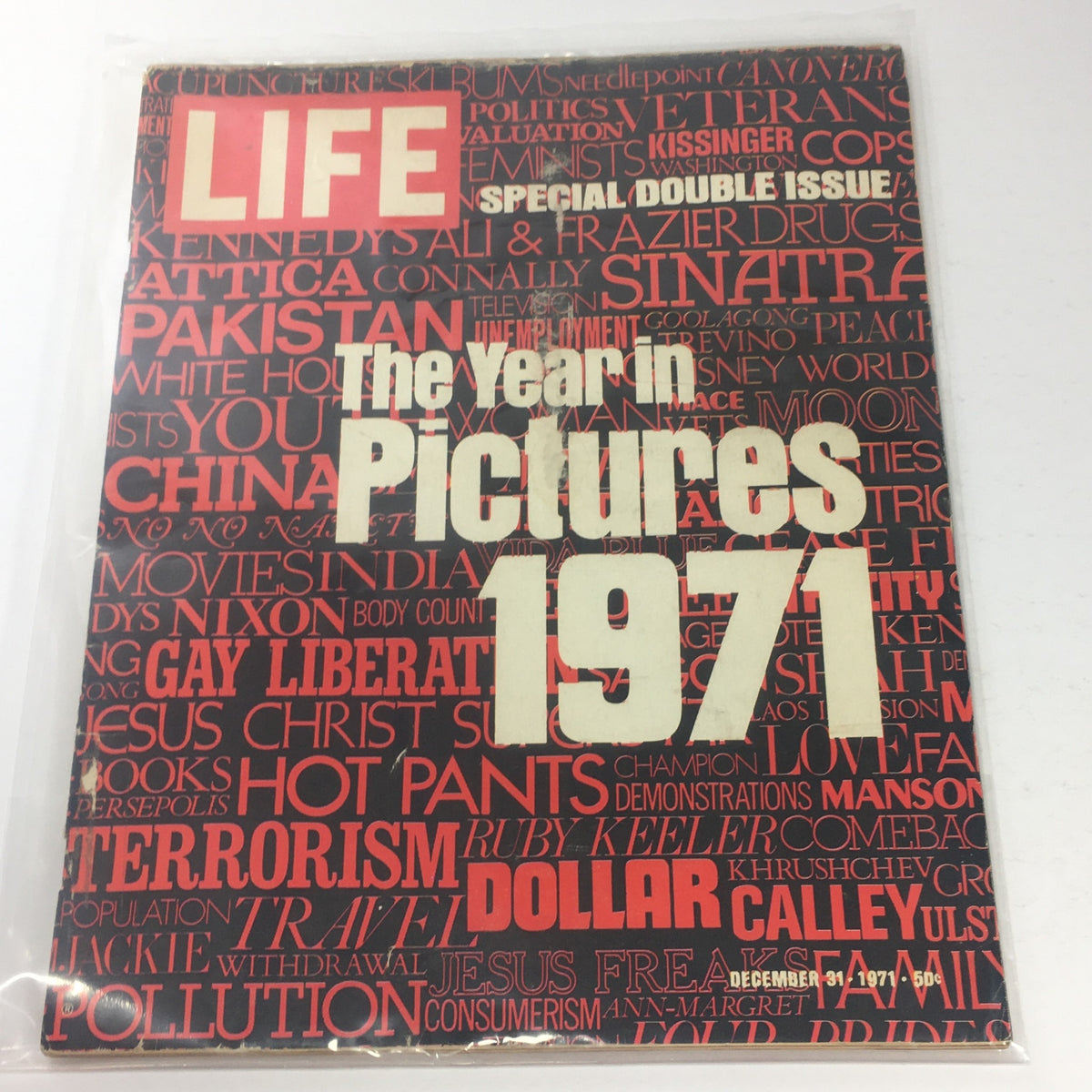 Cover of the VTG Life Magazine December 31, 1971 issue titled 'The Year In Pictures 1971', showcasing significant events and cultural moments from that year in a visually striking design.