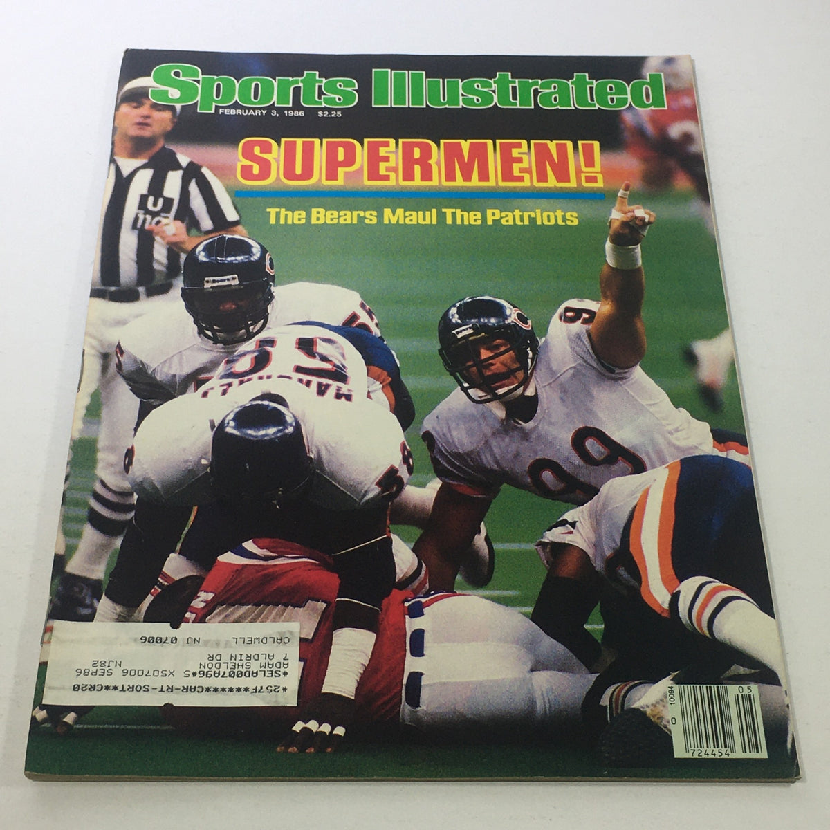 Cover of Sports Illustrated from February 3, 1986, titled 'Supermen! The Bears Maul The Patriots', featuring Chicago Bears players on the field during Super Bowl XX, showcasing a thrilling moment in NFL history.