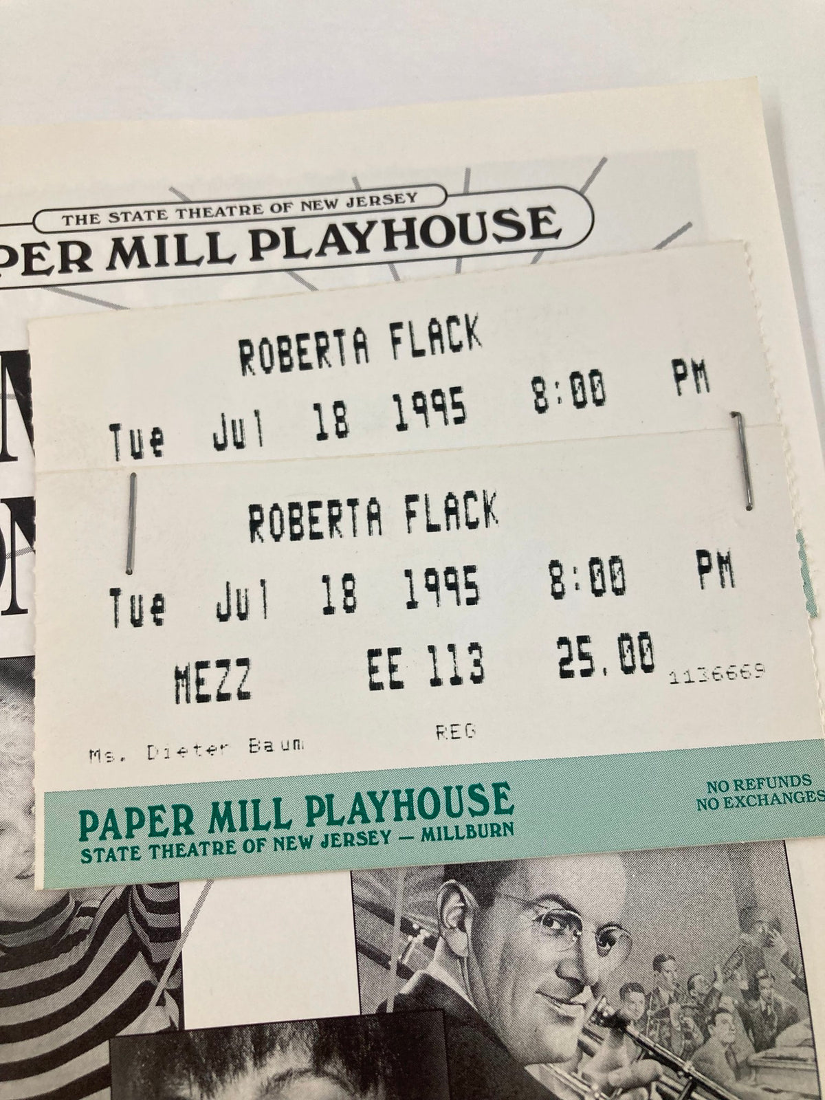 1995 Program Paper Mill Playhouse State Theatre of N.J. Presents Roberta Flack, featuring ticket details for the event on July 18, 1995.