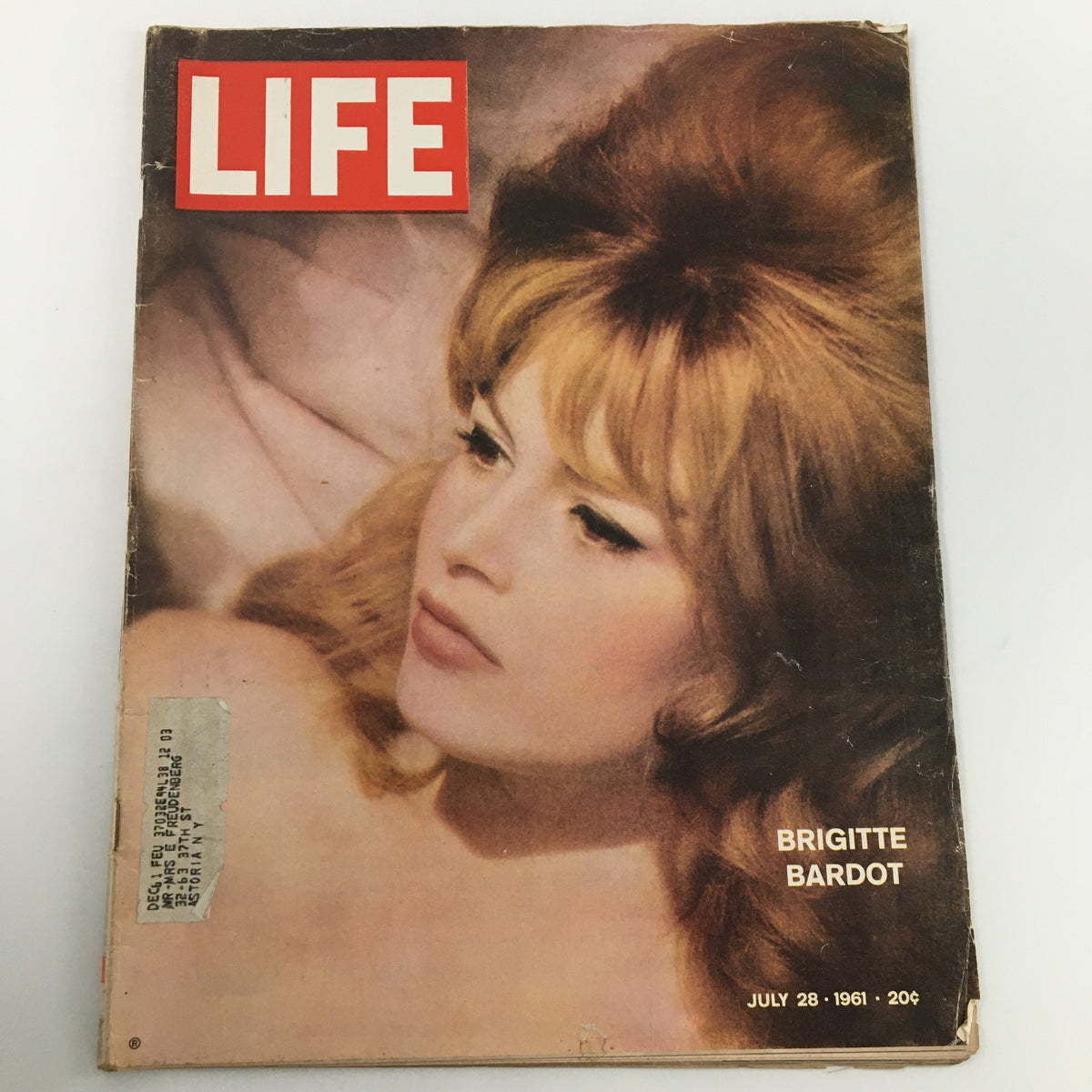 VTG Life Magazine cover, July 28, 1961, featuring French activist Brigitte Bardot, highlighting her iconic beauty and cultural influence.
