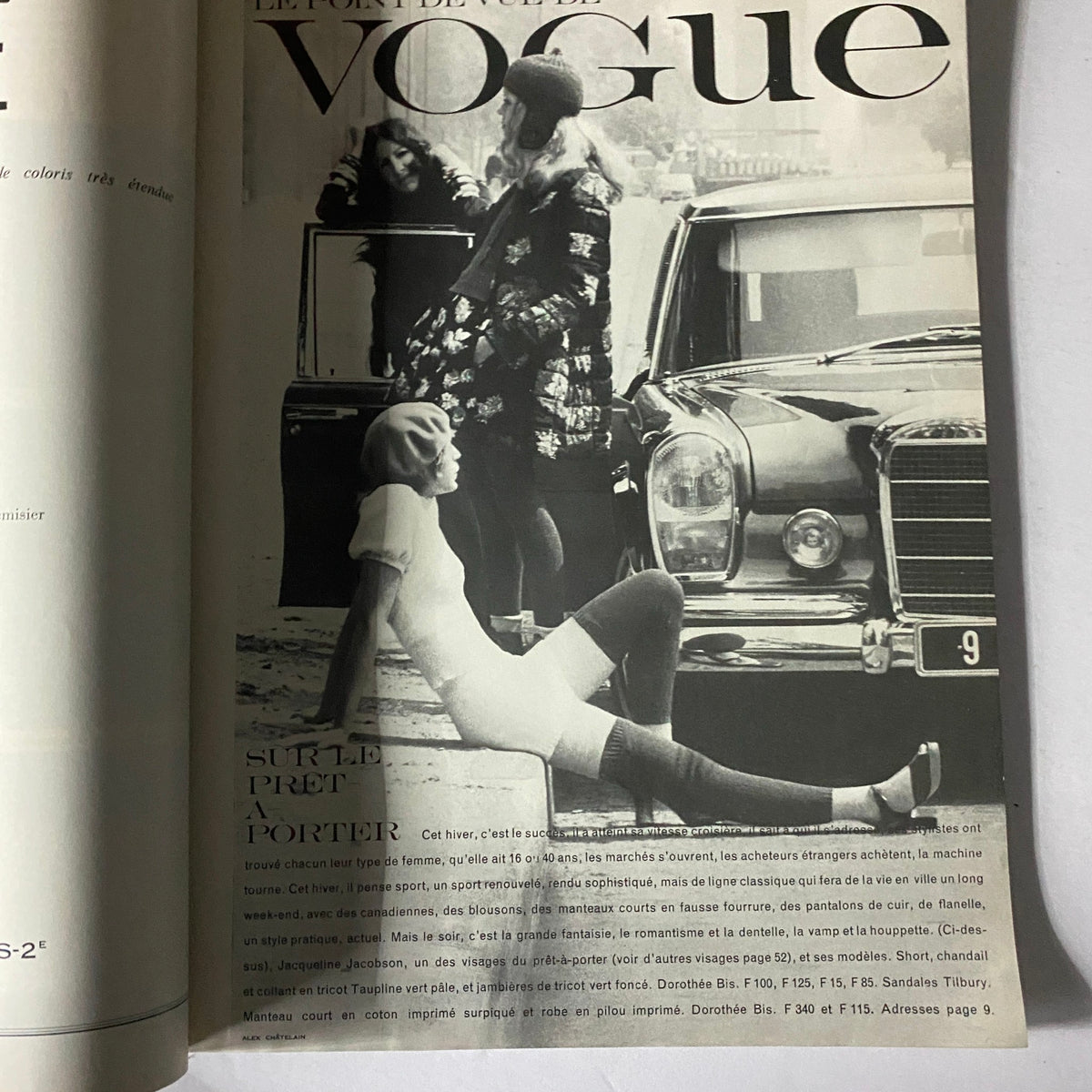 Fashion editorial page from Vogue Paris Magazine August 1971 featuring stylish models and vintage designs, highlighting prêt-à-porter trends.
