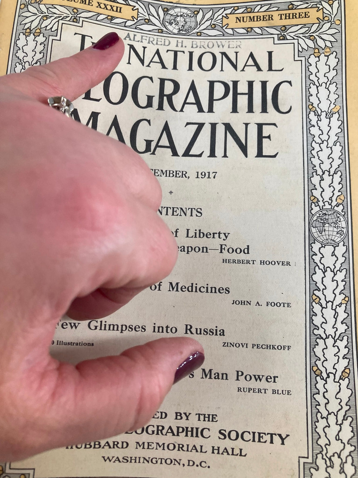 Close-up view of the front cover of VTG The National Geographic Magazine September 1917, highlighting the title and contents related to Russia.