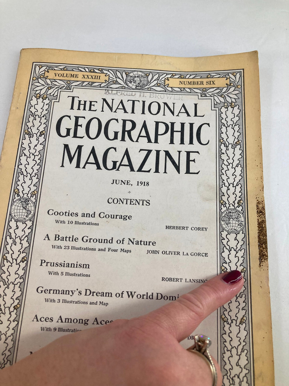 Cover of VTG The National Geographic Magazine June 1918 featuring the title 'Cooties and Courage' with illustrations and contents list.