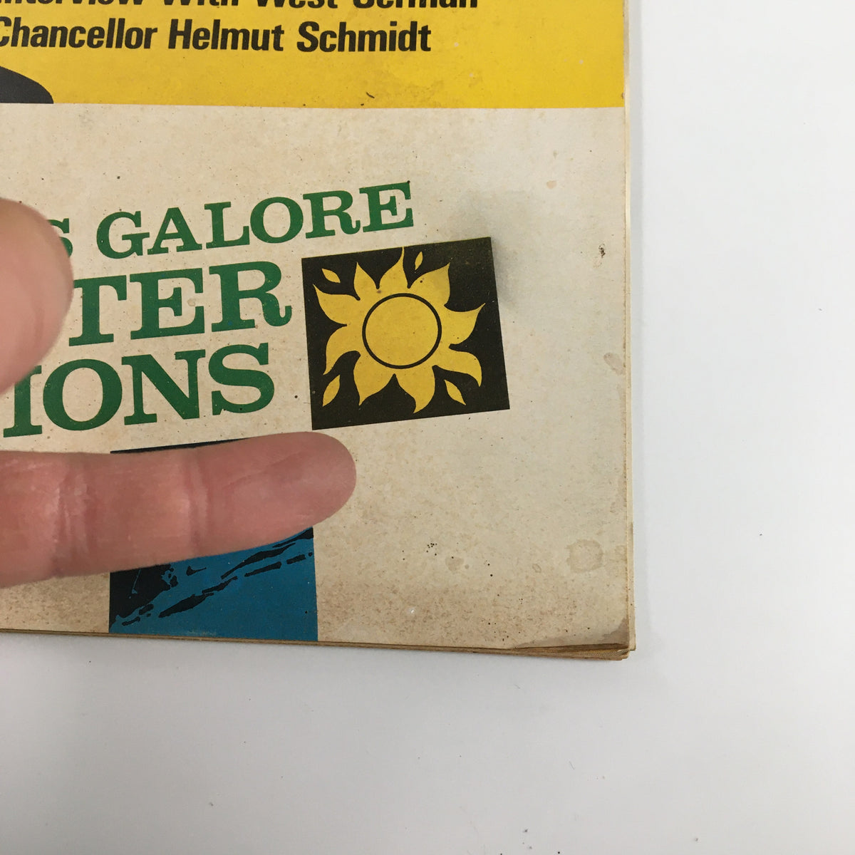Cover of US News & World Report Magazine dated December 9 1974, featuring an exclusive interview with then-Chancellor Helmut Schmidt of West Germany, showcasing the vintage design and slight wear.