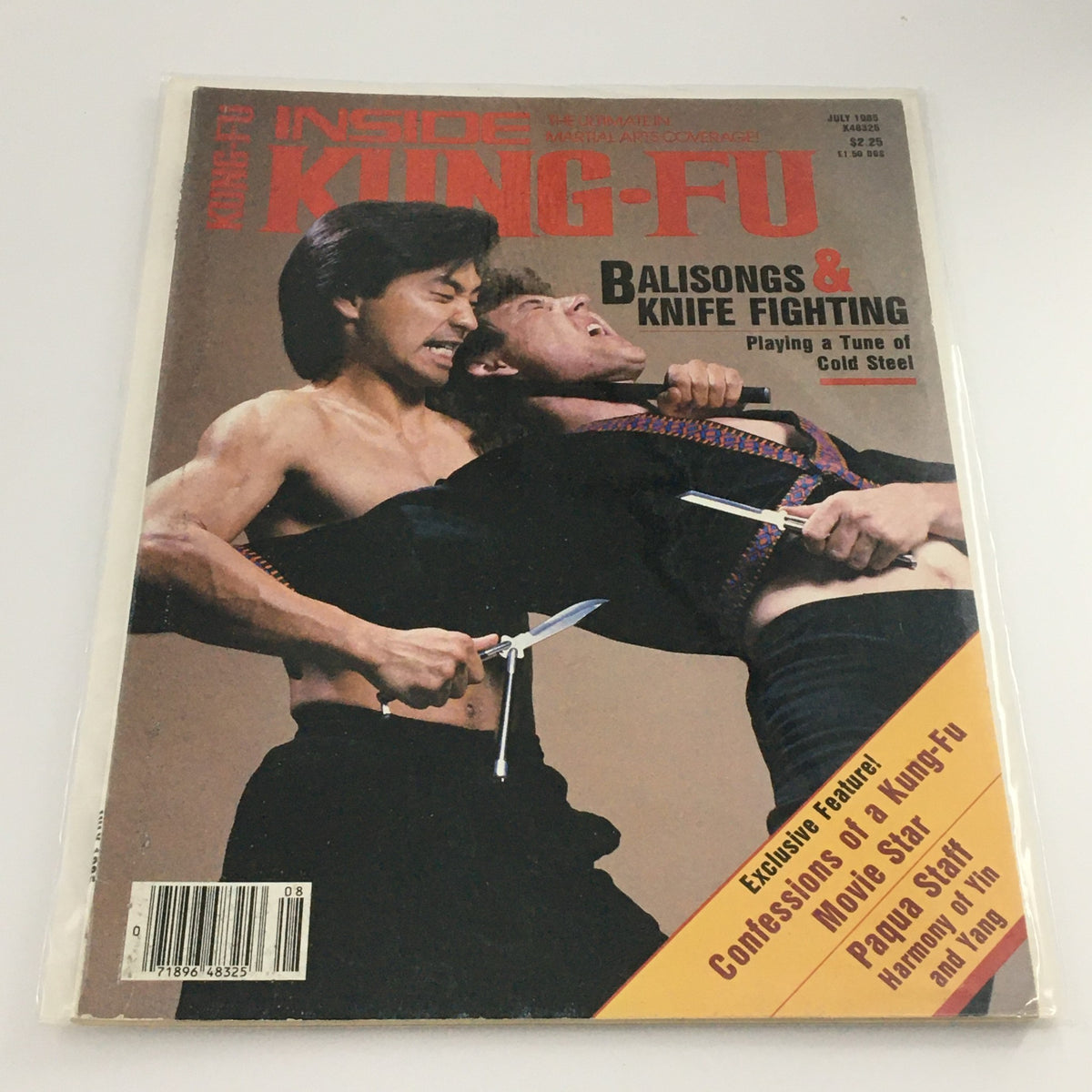 Inside Kung-Fu Magazine July 1985 featuring balisongs and knife fighting techniques, showcasing two martial artists in action on the cover.