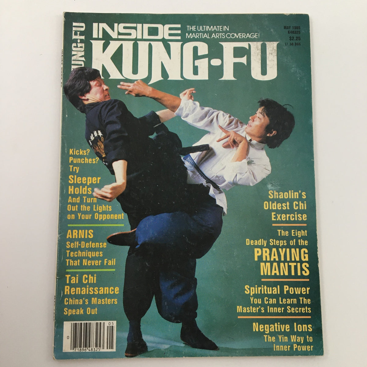 Inside Kung-Fu Magazine May 1985 cover showing martial artists in action, highlighting 'Deadly Steps of the Praying Mantis'.