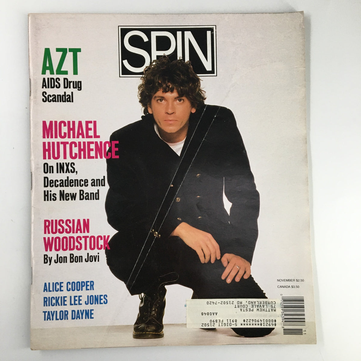 Cover of Spin Magazine November 1989 Volume 5 Issue 8 featuring Michael Hutchence, highlighting articles on INXS and Ricky Lee Jones.