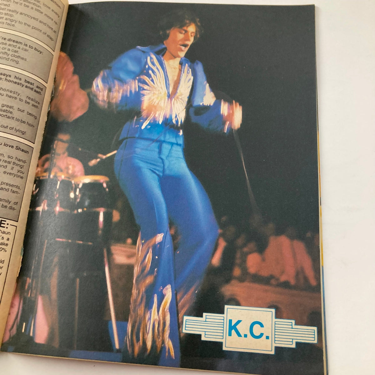 Page from VTG Super Teen Magazine September 1977 Vol 1 #5 featuring K.C. performance image, showcasing the pop icons of the 1970s.