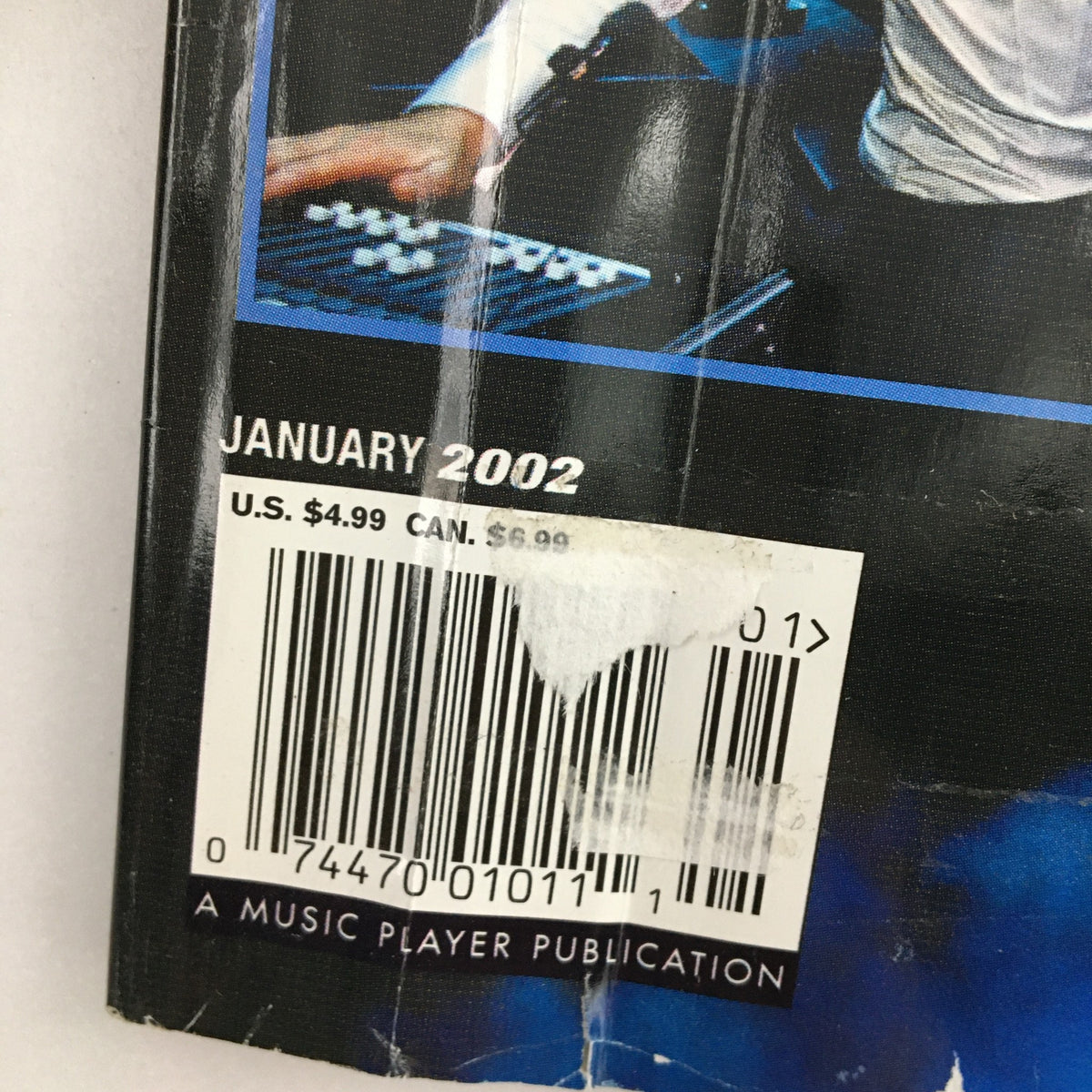 Barcode details of Keyboard Magazine January 2002, indicating the publication date and price, relevant to vintage magazine collectors.