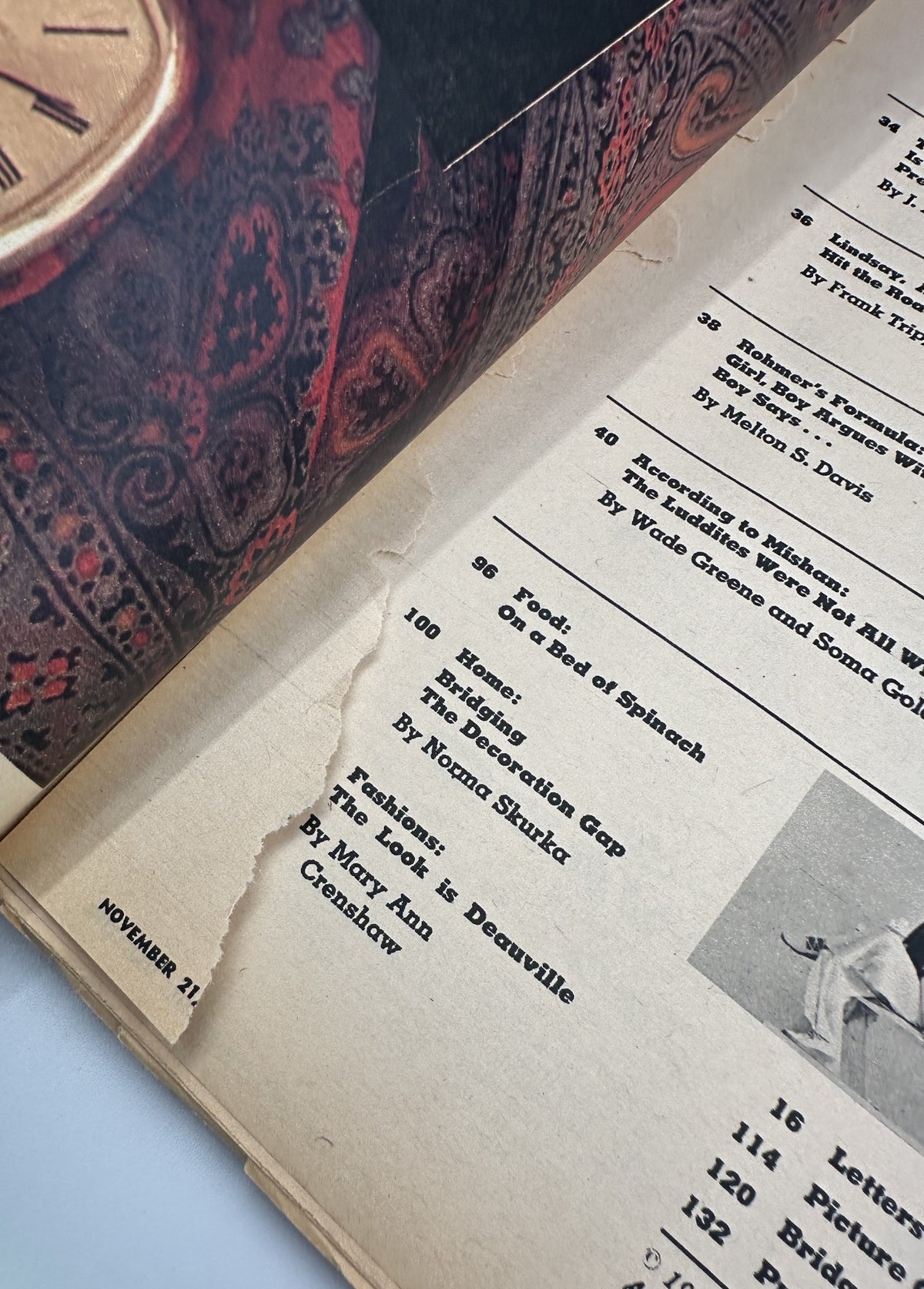 The New York Times Magazine November 21, 1971 with an emphasis on the Table of Contents, showing content details including articles such as 'Food: On a Bed of Spinach' and 'Fashions: The Look Is Deauville.' Notable wear visible on the page edges.