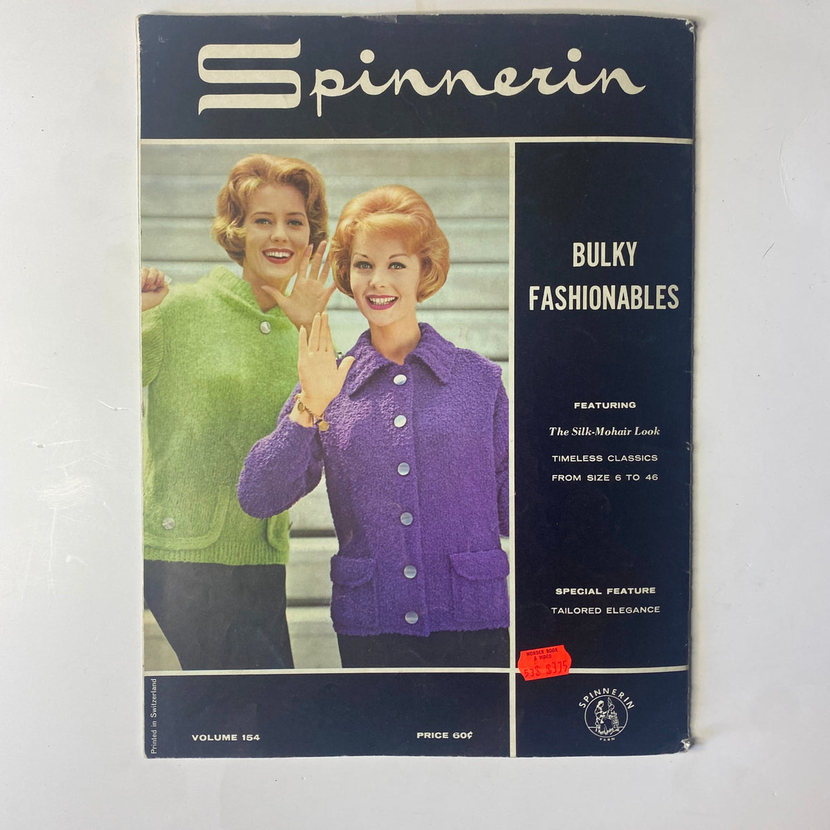 Cover of the 1962 Spinerin Bulky Fashionables Catalog featuring two women in colorful sweaters, highlighting timeless fashion classics from size 2 to 46.
