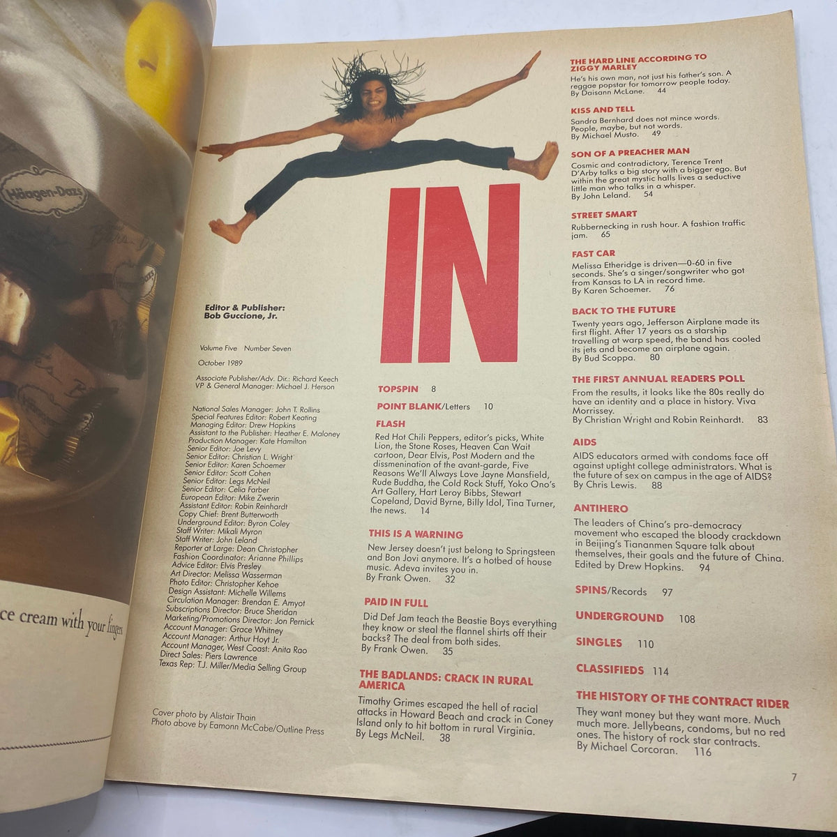Page from the October 1989 issue of VTG Spin Magazine, highlighting the table of contents with features including Terence Trent D'Arby and other notable artists of the era.