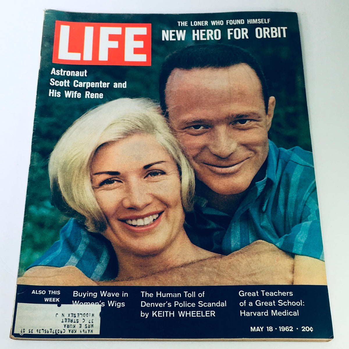 Cover of VTG Life Magazine May 18 1962 featuring Astronaut Scott Carpenter and his wife Rene, showcasing their smiles and the iconic magazine layout.