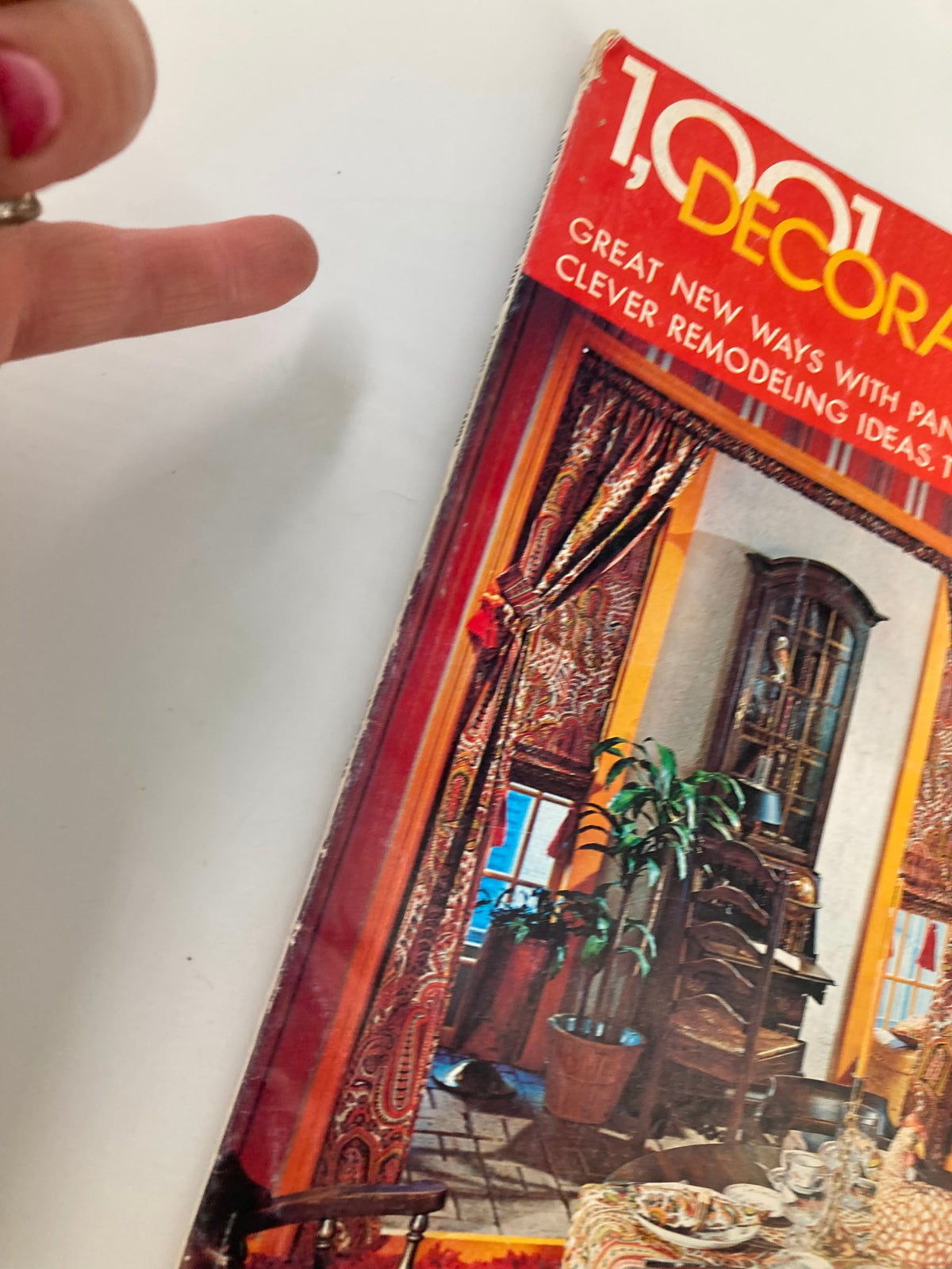 Cover of the VTG 1001 Decorating Ideas Magazine from 1971, showcasing vibrant decor visuals and floral design themes, perfect for vintage magazine collectors.