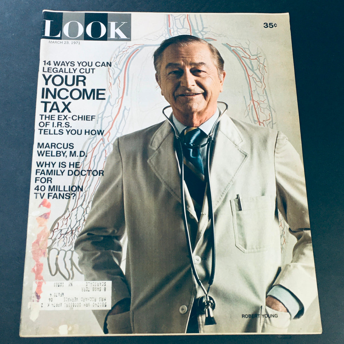 Cover of VTG Look Magazine March 23 1971 featuring Marcus Welby M.D., showcasing the title and articles about tax reduction and classic TV.