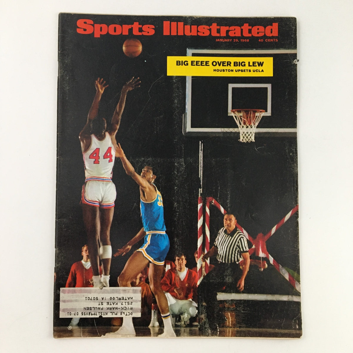Cover of Sports Illustrated Magazine January 29 1968 featuring a basketball moment with player #44 shooting while a defender from UCLA attempts to block the shot, highlighting Kareem Abdul-Jabbar's upset.