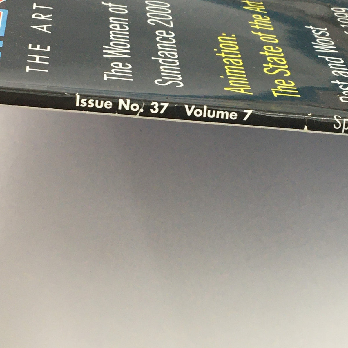 Side view of Movie Maker Magazine February 2000, highlighting issue number 37 and volume 7.