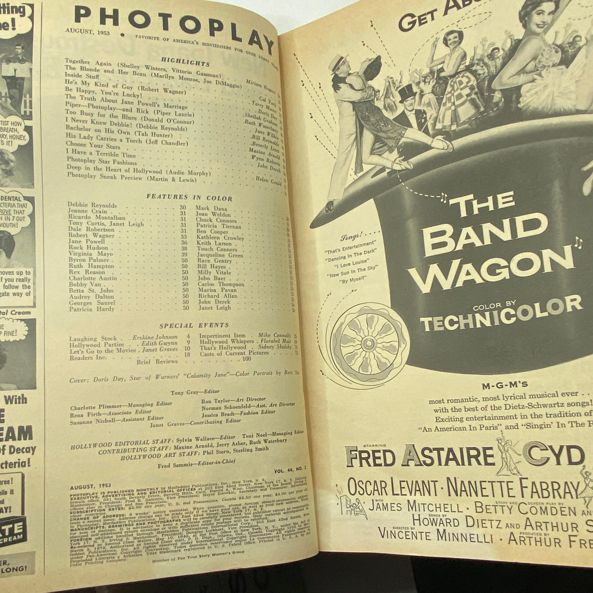 Interior page of VTG Photoplay Magazine August 1953 featuring movie highlights and star profiles, including The Band Wagon.