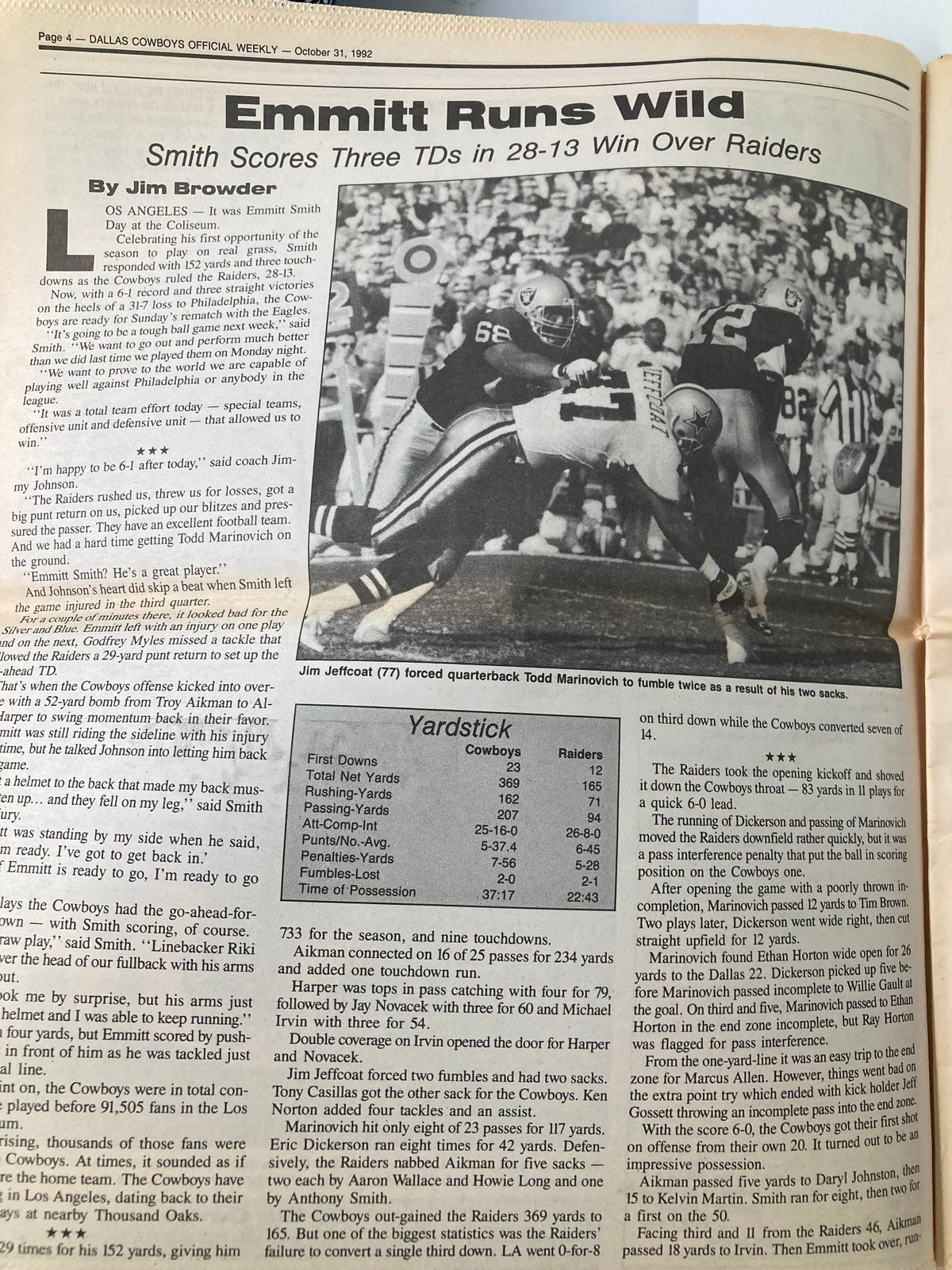 Dallas Cowboys Weekly Newspaper October 31 1992 featuring an article titled 'Emmitt Runs Wild' covering Emmitt Smith's performance against the Raiders, with details on game statistics and highlights.