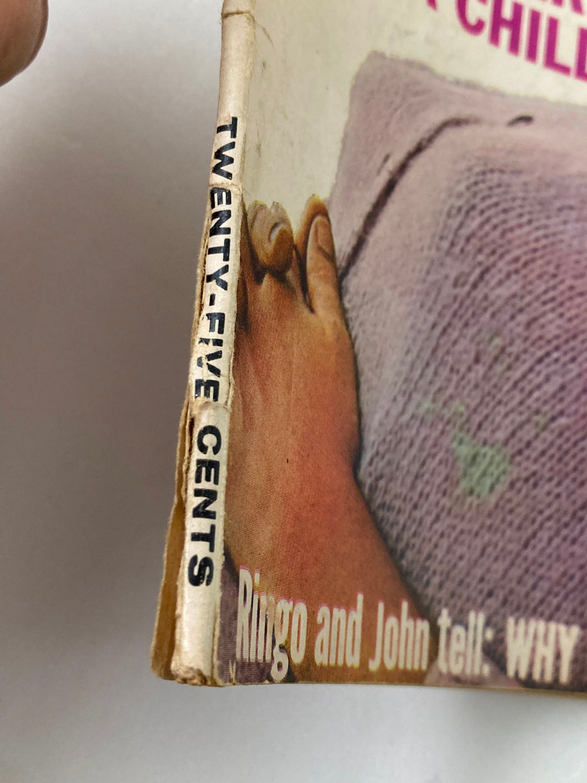 Spine of the Vintage Movie Mirror Magazine September 1965 Vol 9 #11 showing the magazine's title and pricing, highlighting its vintage condition.