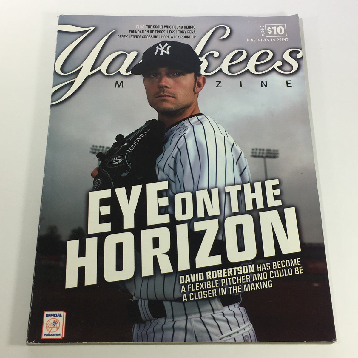 Yankees Magazine August 2013 Volume 34-6 featuring David Robertson on the cover with the title 'Eye On The Horizon'.
