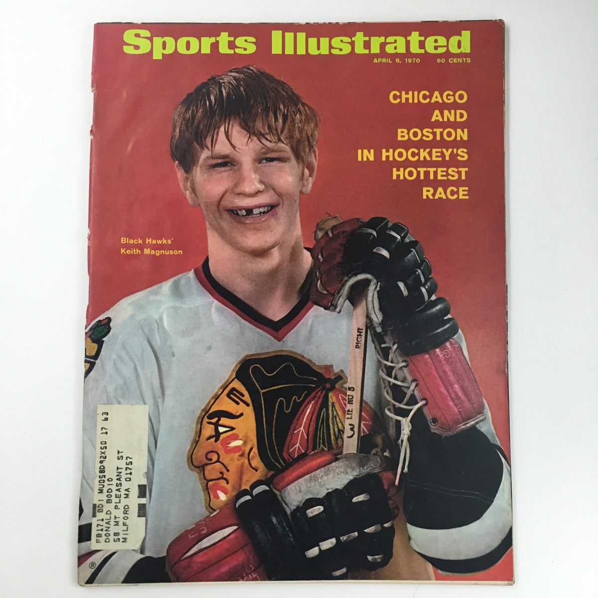 Cover of Sports Illustrated Magazine April 6 1970 featuring a feature on Black Hawks' Keith Magnuson with bold headlines about Chicago and Boston's hockey race.