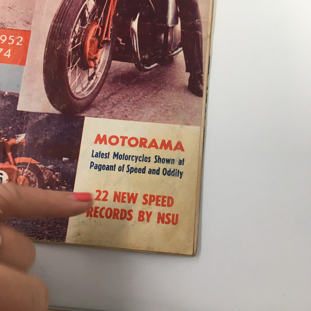 Close-up of VTG Cycle Magazine January 1952 showing text about MOTORAMA and 22 new speed records by NSU.