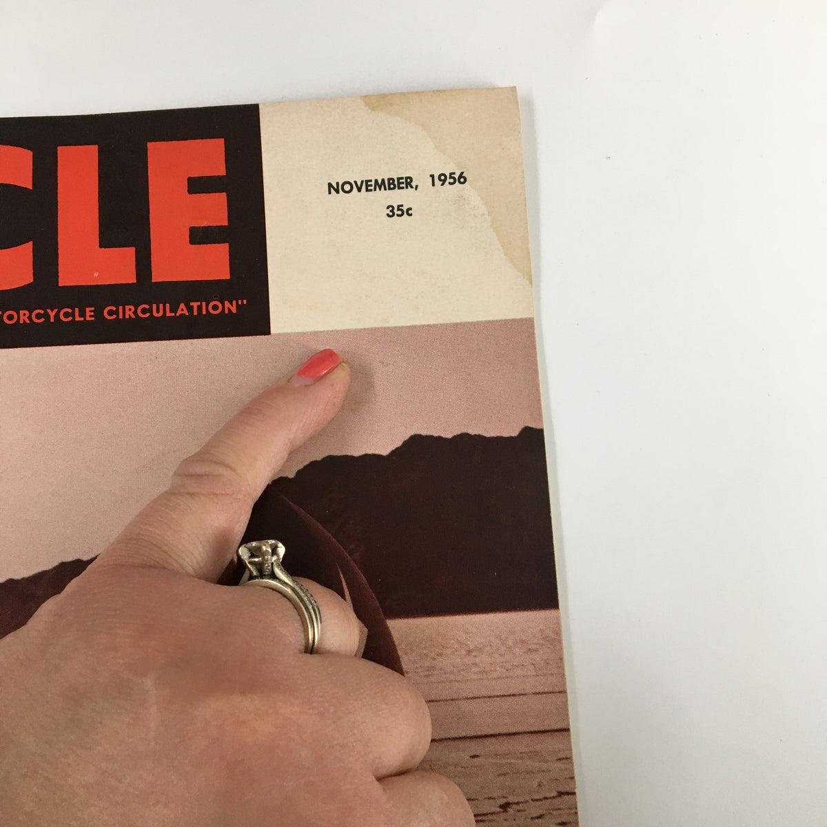 Close-up of the VTG Cycle Magazine November 1956 cover details, highlighting the publication date and price.
