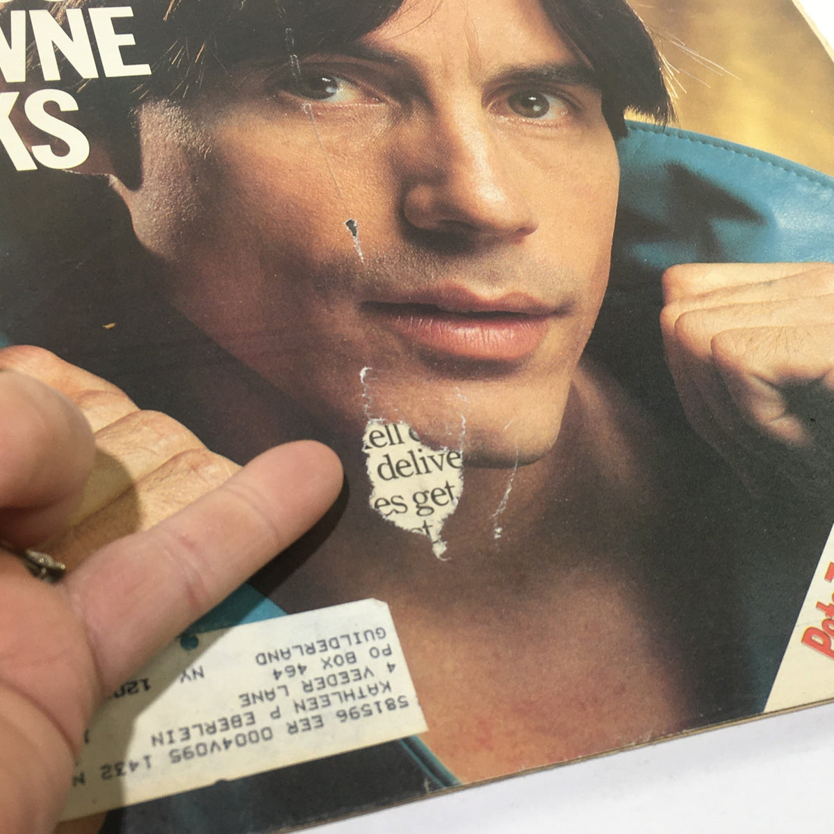 Close-up of the VTG Rolling Stone magazine cover featuring Jackson Browne, highlighting minor damage on the cover and an address label.