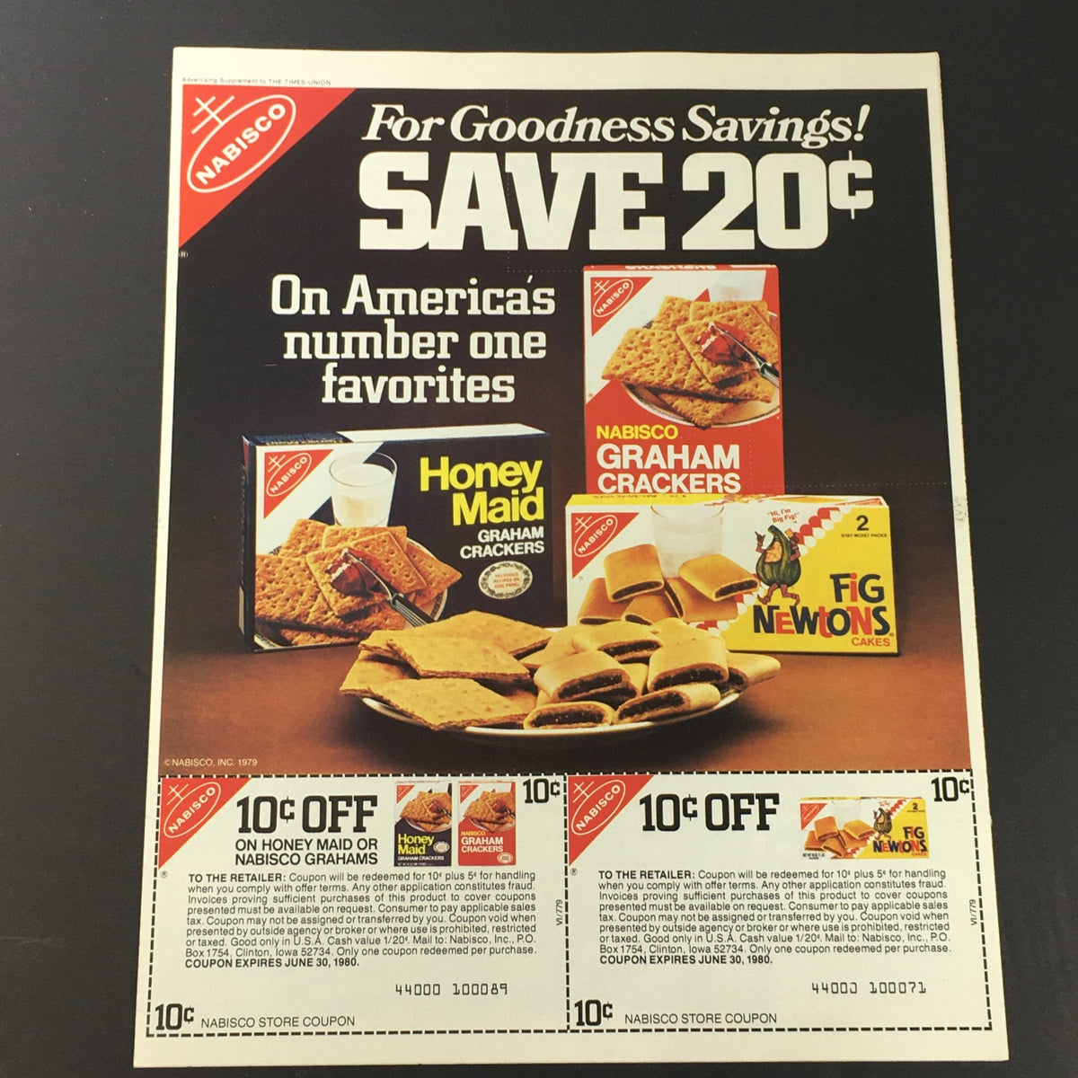 Vintage advertisement for VTG Retro 1980 Nabisco Honey Maid Graham Crackers and Fig Newton Cakes featuring a coupon for savings. The ad showcases the iconic packaging and promotional details of popular snacks from the 1980s.