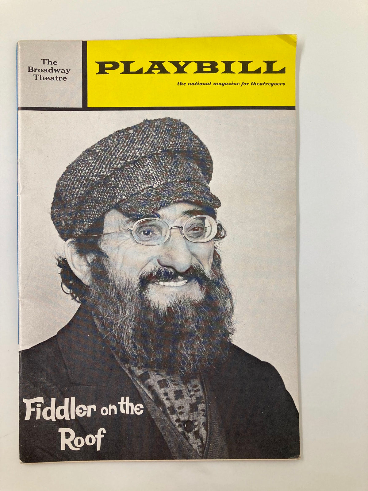 Front cover of the 1972 Playbill for 'Fiddler on the Roof' featuring Jan Peerce, complete with vintage design and iconic imagery.