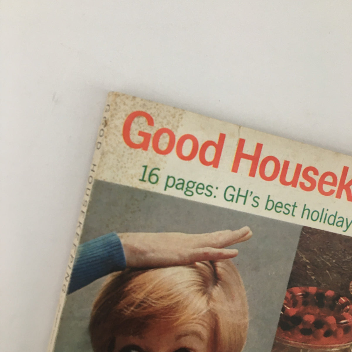 Close-up of the Good Housekeeping Magazine November 1971 cover highlighting Sandy Duncan and holiday food features, illustrating mid-century magazine design.