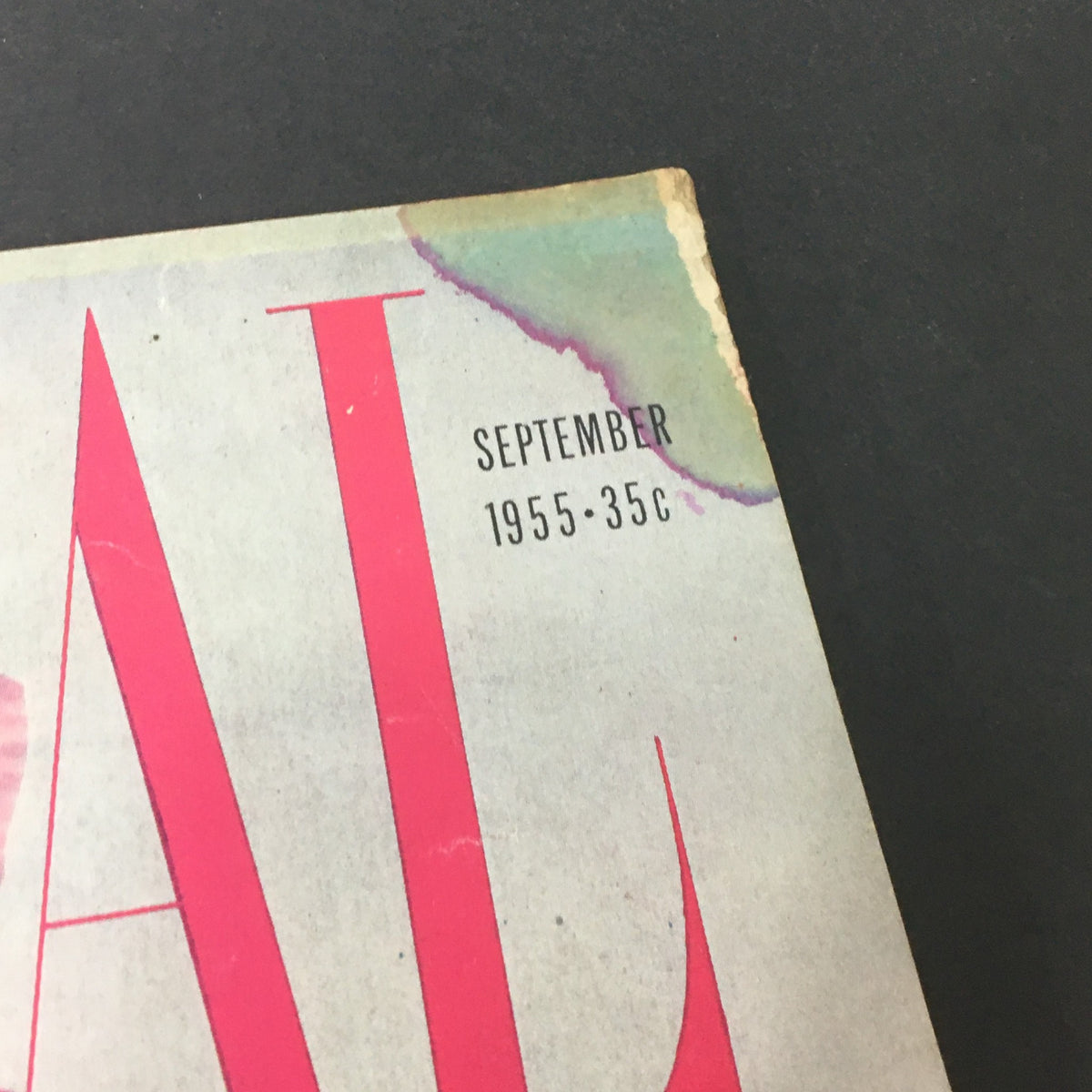 Detail of the VTG Journal Magazine September 1955, highlighting the publication date and price, with visible aging signs.