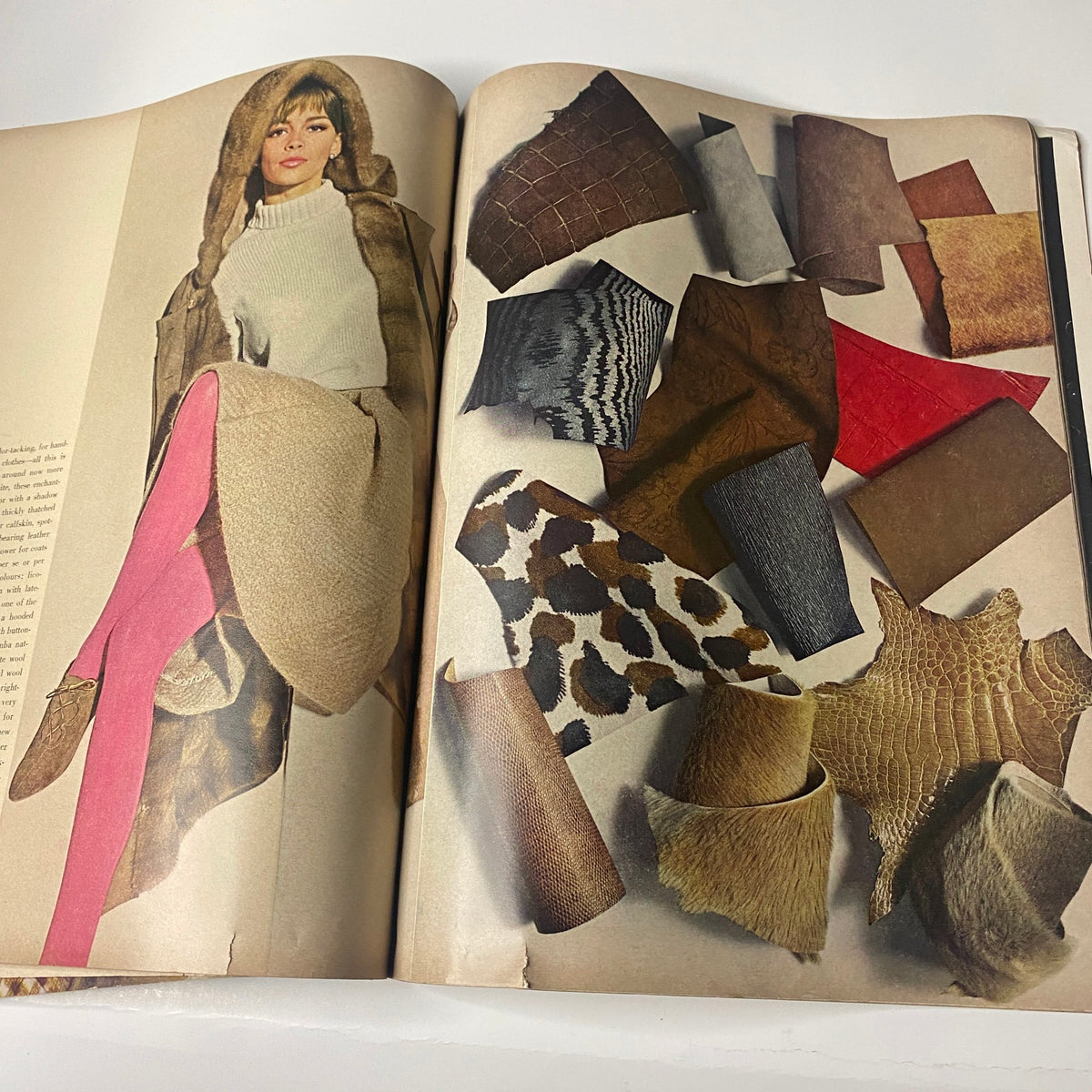 Vogue Magazine August 15, 1963 Wilhelmina Cooper Cover by Bert Stern GD Interior