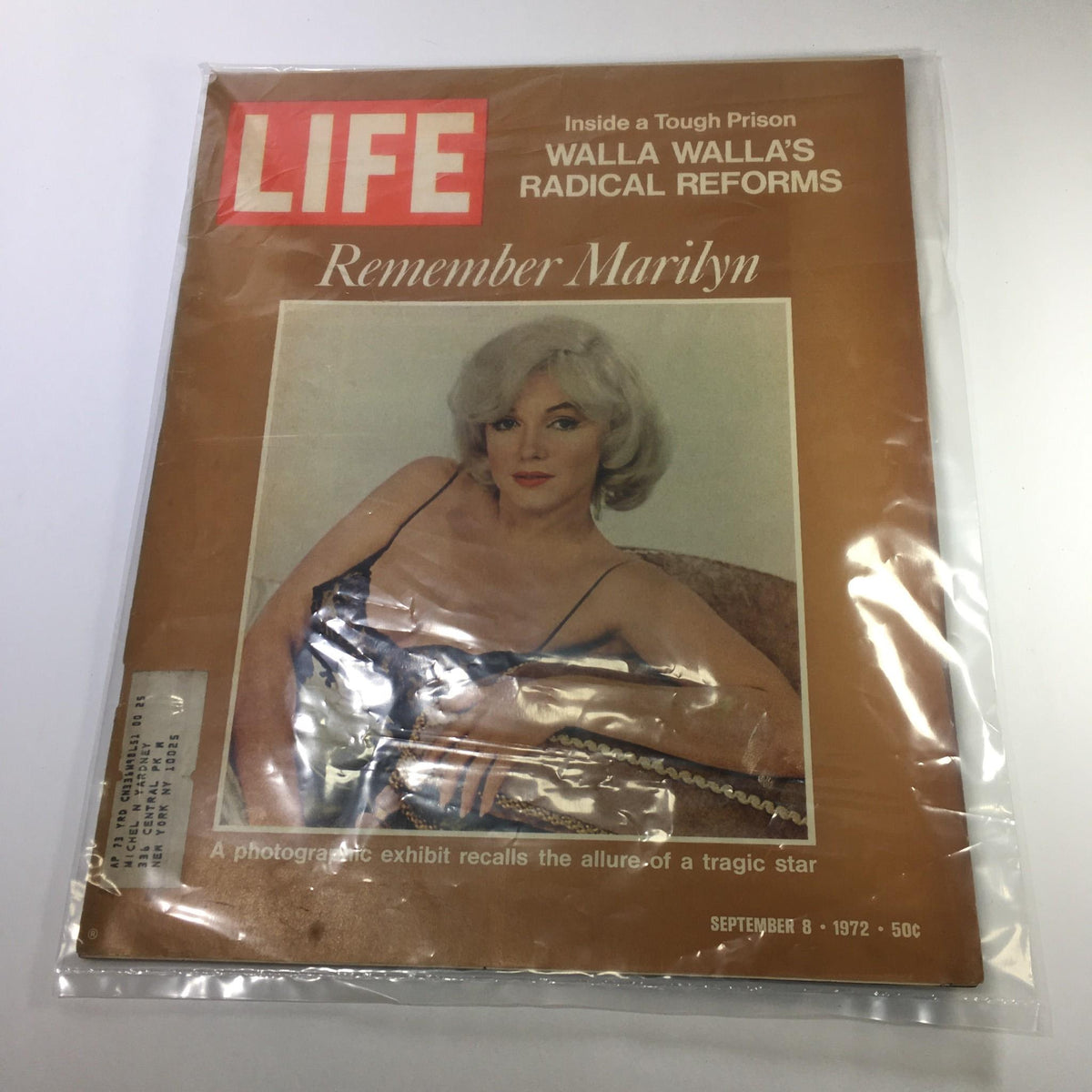 Life Magazine cover from September 8, 1972, featuring the title 'Remember Marilyn' with a photograph of a glamorous woman resembling Marilyn Monroe, encapsulating the allure of the iconic star.