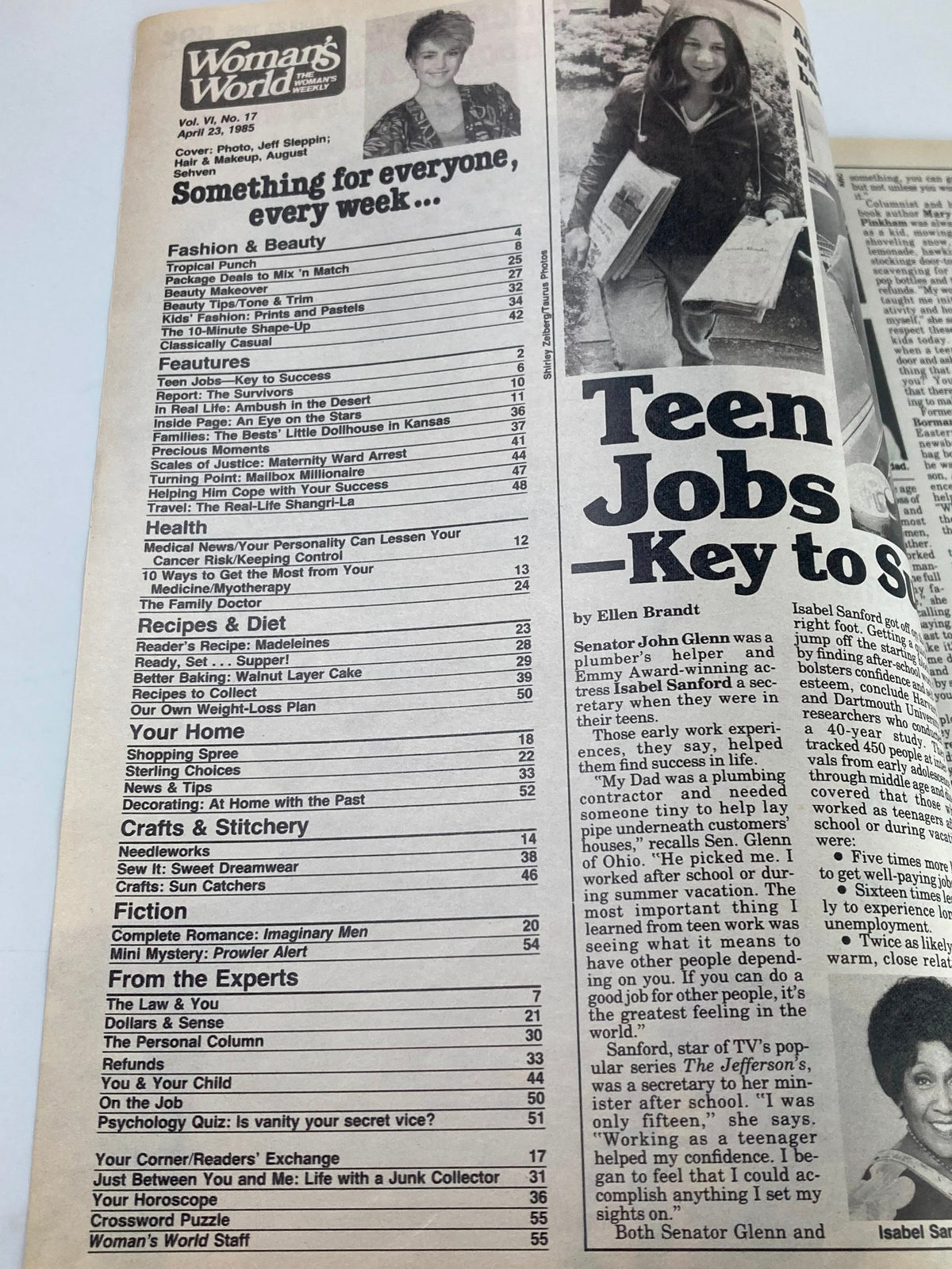 Table of contents from Woman's World Magazine April 23 1985 outlining various features including fashion, health, recipes, and expert advice.