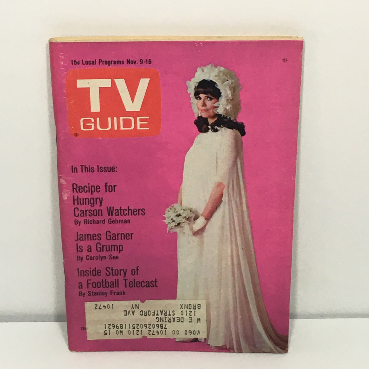 Cover of TV Guide Magazine dated November 9-15, 1968 featuring 'Recipe for Hungry Carson Watchers' and an illustration of a woman in a bridal-style gown. Ideal for collectors of vintage media and television history.