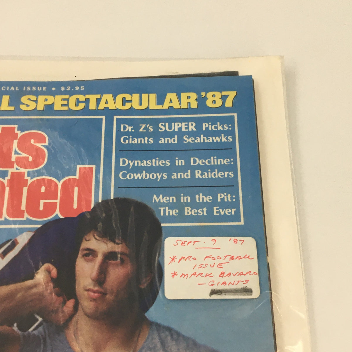 Close-up of the front cover of the VTG Sports Illustrated Magazine September 9 1987 highlighting Mark Bavaro and Pro Football Spectacular details.