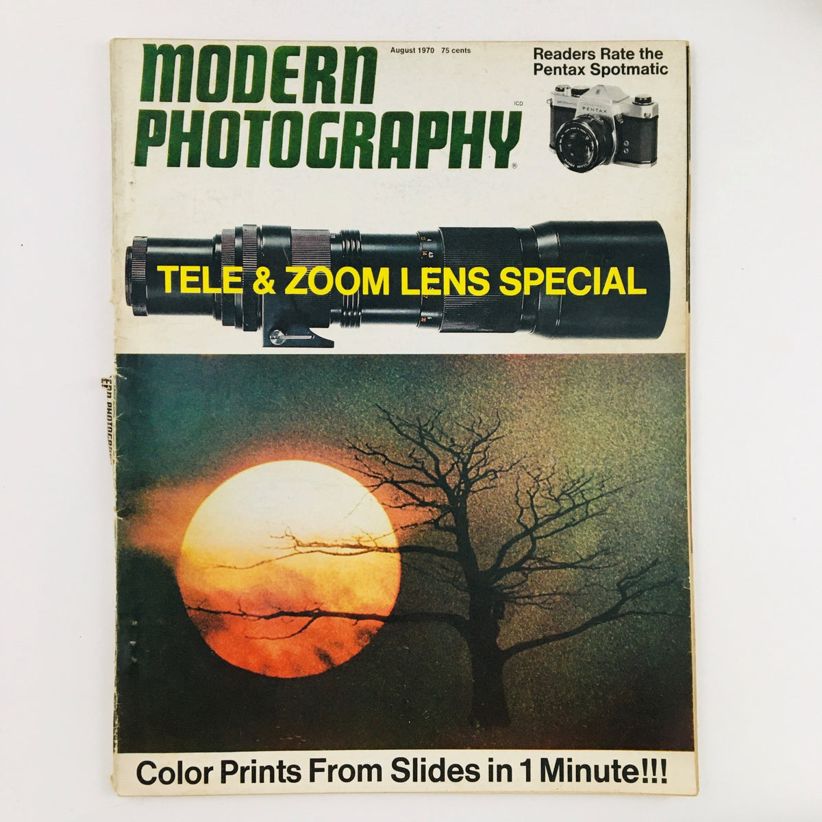 Cover of Modern Photography Magazine August 1970 featuring 'Tele & Zoom Lens Special' with an image of a telephoto lens and a sunset backdrop, ideal for photography enthusiasts.