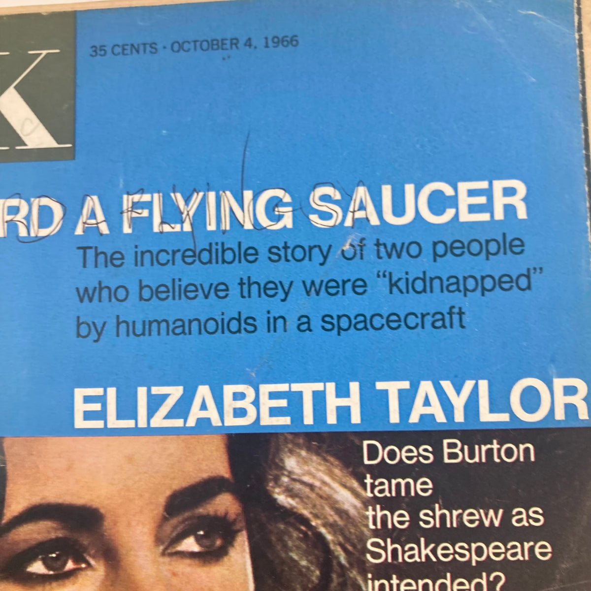Cover of REVTG Look Magazine October 4 1966 Vol 30 No. 20 featuring Elizabeth Taylor by Robert Penn, showcasing an article about UFO abduction.