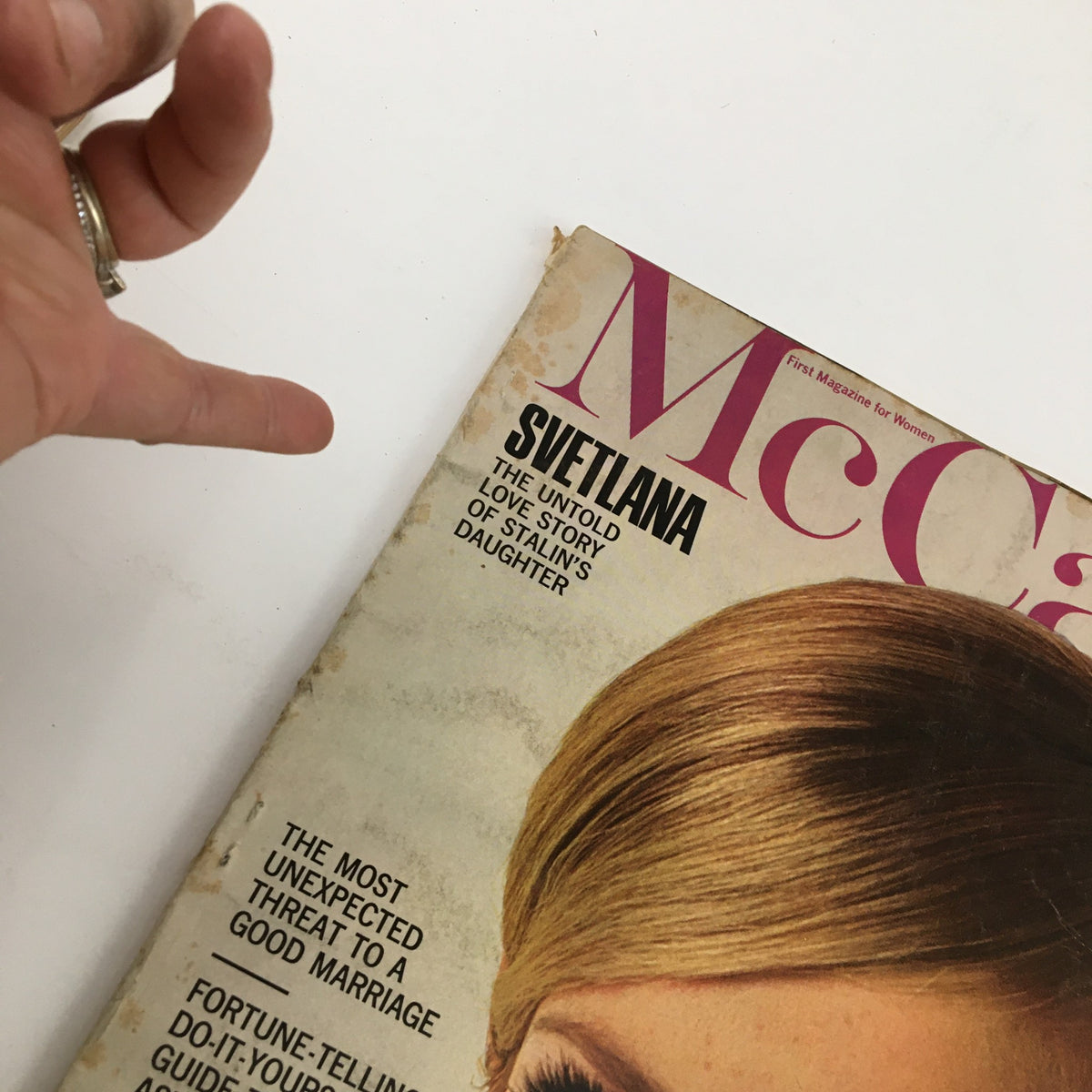 Cover photograph of McCall's Magazine July 1967 featuring Twiggy by Otto Storch, showcasing 1960s fashion and culture.