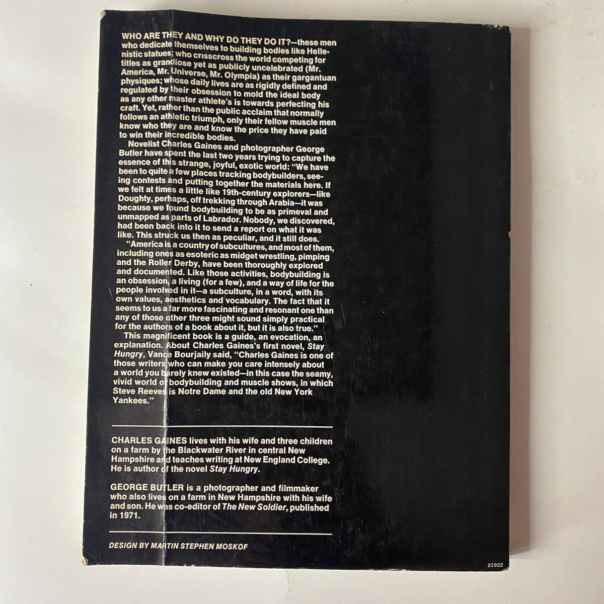 Back cover of 'Pumping Iron: The Art & Sport of Bodybuilding', detailing the contributions of authors Charles Gaines and George Butler, highlighting their influence in the world of bodybuilding.