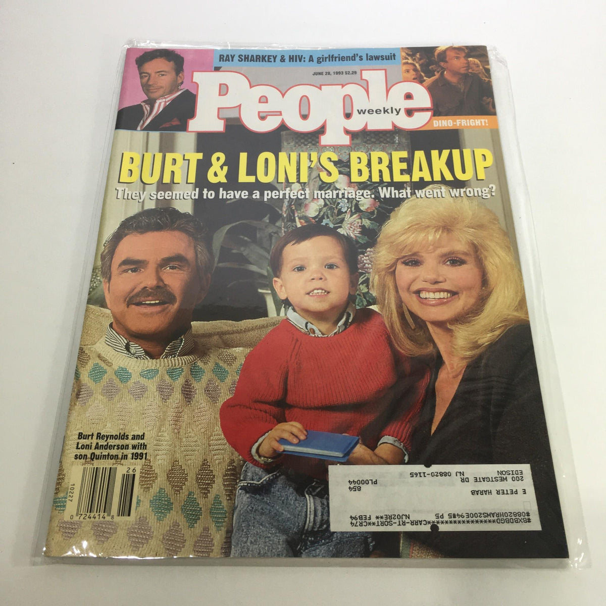 People Magazine June 28, 1993 issue featuring Burt and Loni's Breakup. The cover showcases Burt Reynolds, Loni Anderson, and their son Quinton, capturing a moment from their family life with the headline 'Burt & Loni's Breakup: They seemed to have a perfect marriage. What went wrong?' in vibrant colors.